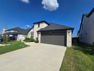 208 Hope Orchards Drive, Lavon, TX 75166