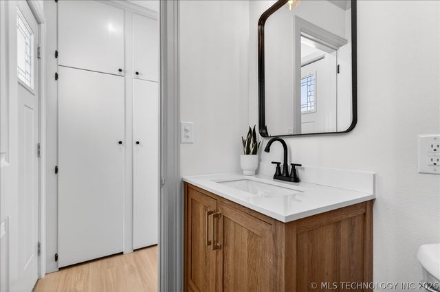 1732 S Dewey, Bartlesville, OK 74003