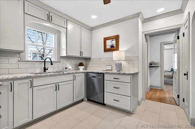 1732 S Dewey, Bartlesville, OK 74003