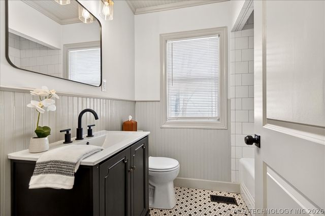 1732 S Dewey, Bartlesville, OK 74003