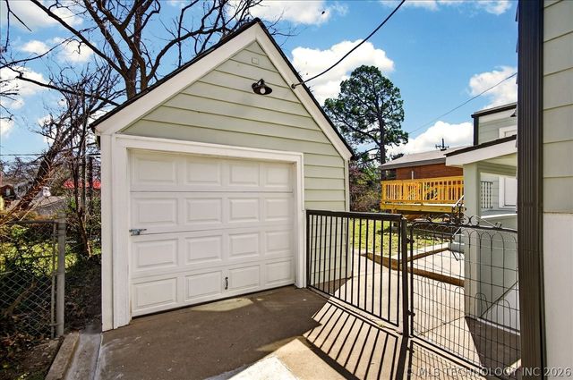 1732 S Dewey, Bartlesville, OK 74003