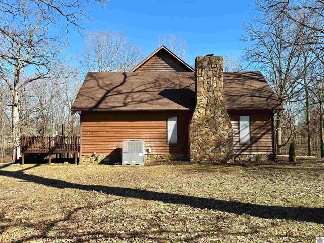 2025 E Lov Flo Sta Rd, Boaz, KY 42027