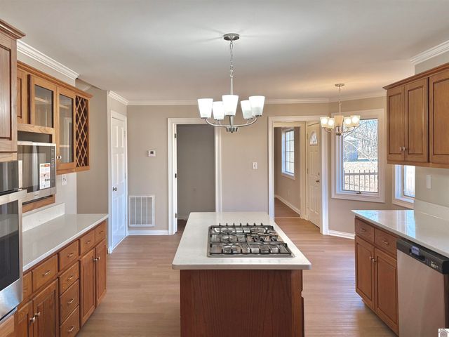 2025 E Lov Flo Sta Rd, Boaz, KY 42027