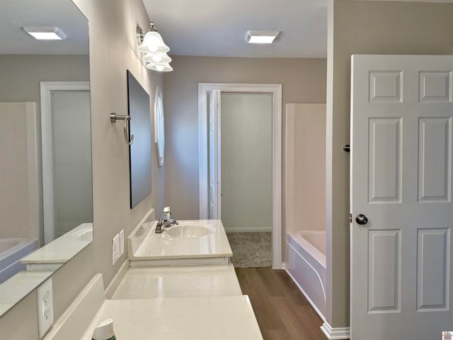 2025 E Lov Flo Sta Rd, Boaz, KY 42027