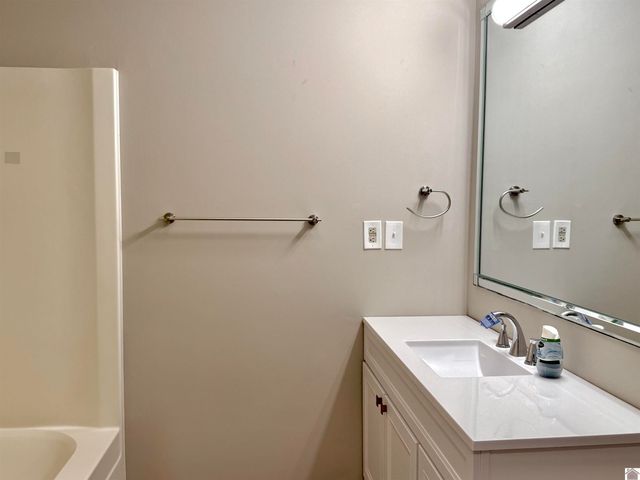 2025 E Lov Flo Sta Rd, Boaz, KY 42027