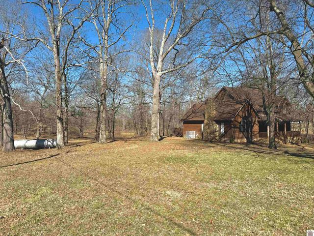 2025 E Lov Flo Sta Rd, Boaz, KY 42027