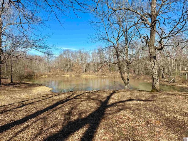 2025 E Lov Flo Sta Rd, Boaz, KY 42027