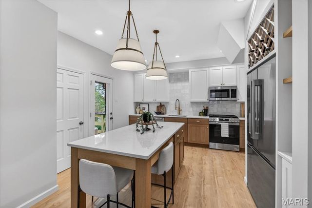2339 Sulphur Avenue, St Louis, MO 63139