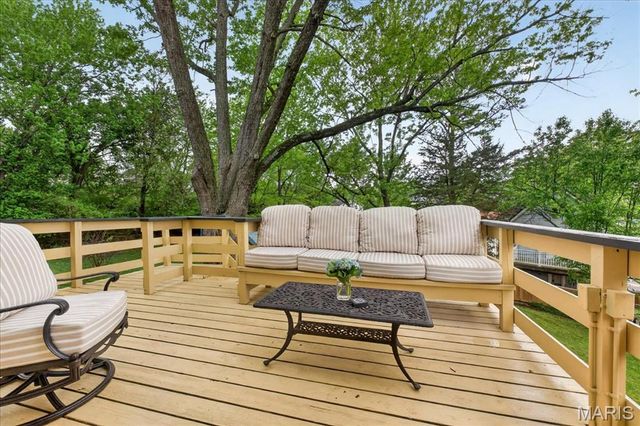 2339 Sulphur Avenue, St Louis, MO 63139