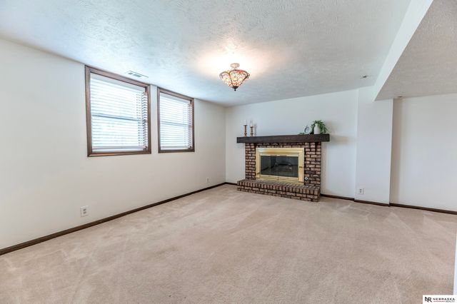 12957 Miami Circle, Omaha, NE 68164