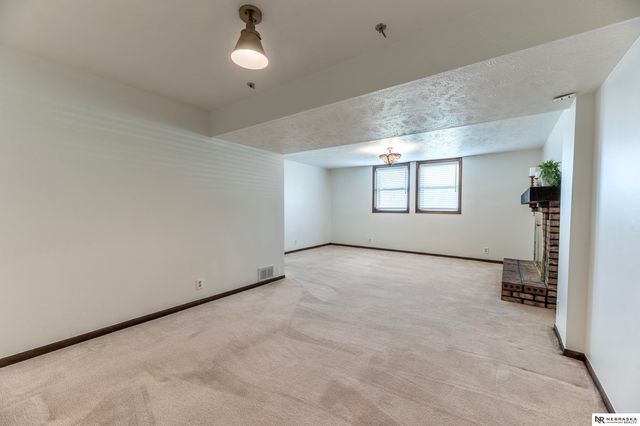12957 Miami Circle, Omaha, NE 68164