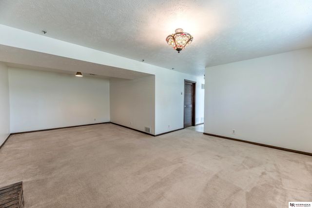 12957 Miami Circle, Omaha, NE 68164