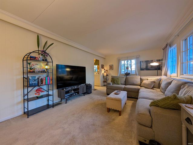 1611 Burnett Lane, Vincennes, IN 47591