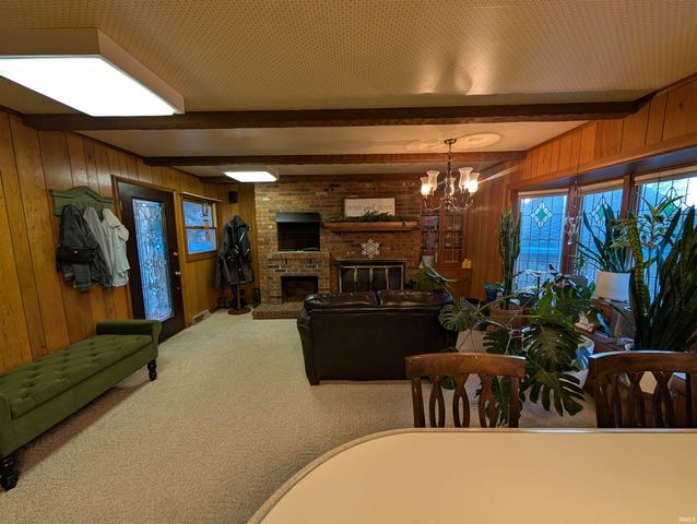 1611 Burnett Lane, Vincennes, IN 47591