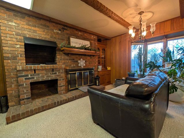 1611 Burnett Lane, Vincennes, IN 47591