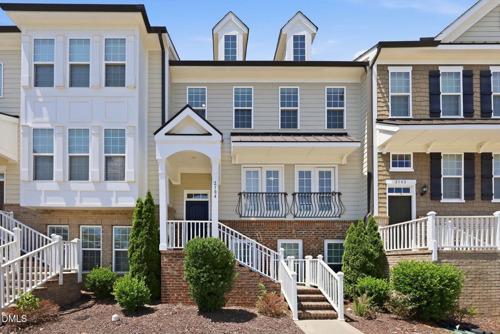 2104 Peakside Drive, Apex, NC 27523