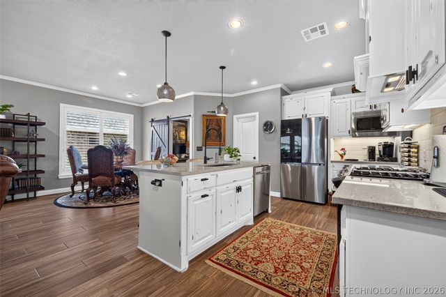 8108 N 77th Avenue, Owasso, OK 74055