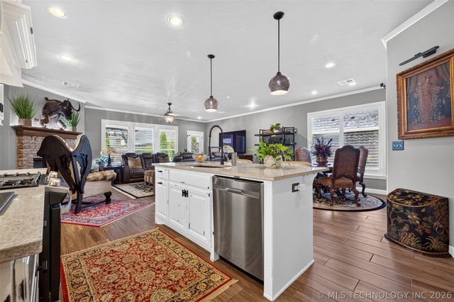8108 N 77th Avenue, Owasso, OK 74055
