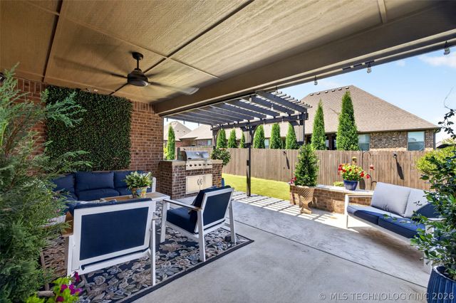 8108 N 77th Avenue, Owasso, OK 74055