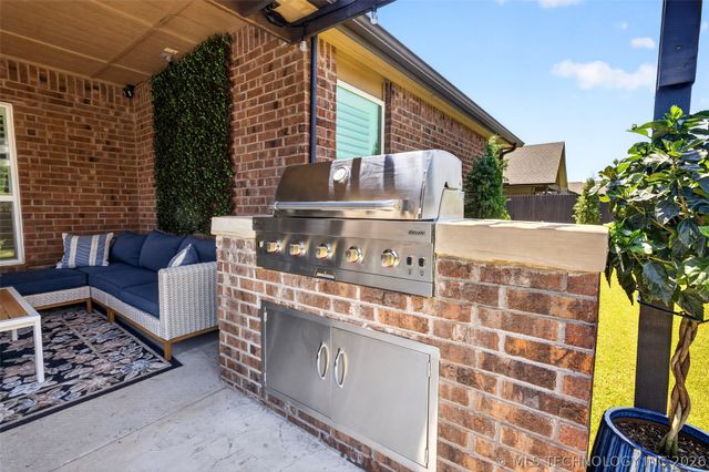 8108 N 77th Avenue, Owasso, OK 74055