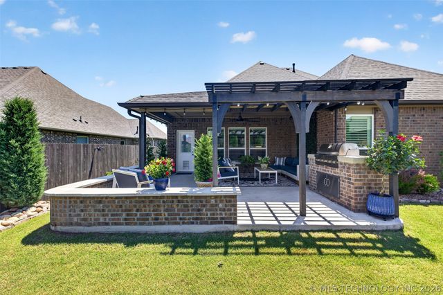 8108 N 77th Avenue, Owasso, OK 74055