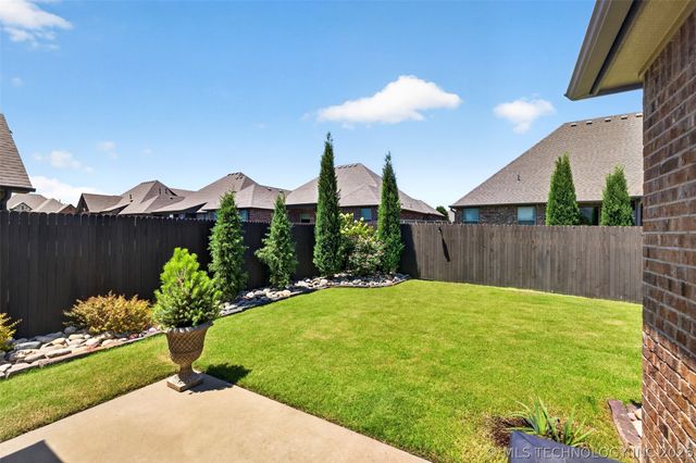 8108 N 77th Avenue, Owasso, OK 74055