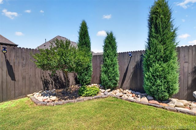8108 N 77th Avenue, Owasso, OK 74055