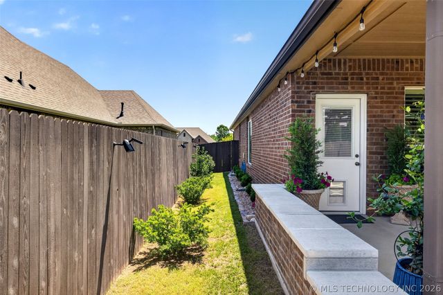 8108 N 77th Avenue, Owasso, OK 74055