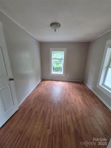 68 Covered Bridge Lane, Asheville, NC 28804