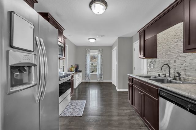 124 Bob White Trl, Oak Grove, KY 42262