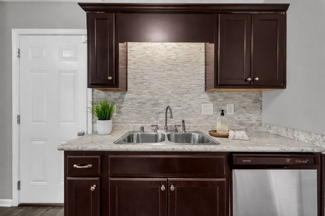 124 Bob White Trl, Oak Grove, KY 42262