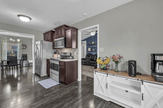 124 Bob White Trl, Oak Grove, KY 42262