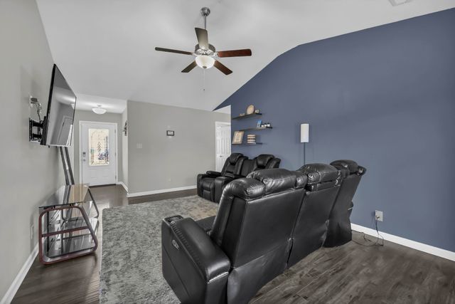 124 Bob White Trl, Oak Grove, KY 42262