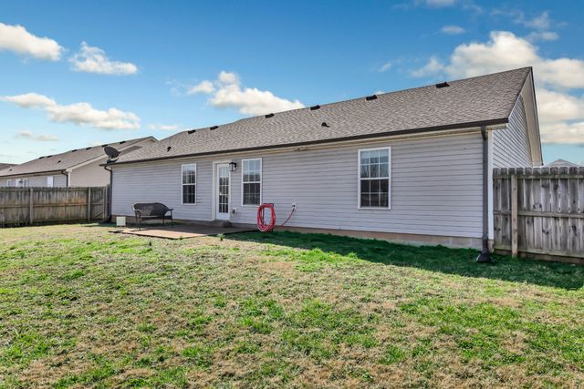 124 Bob White Trl, Oak Grove, KY 42262