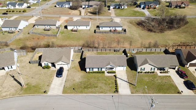 124 Bob White Trl, Oak Grove, KY 42262