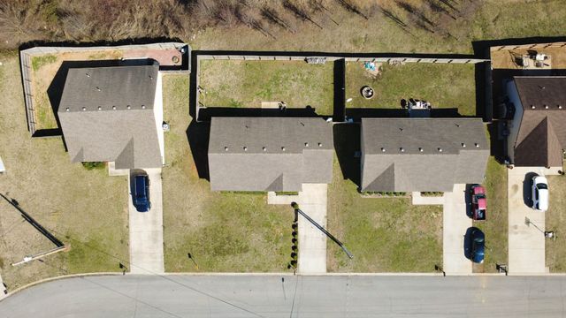 124 Bob White Trl, Oak Grove, KY 42262