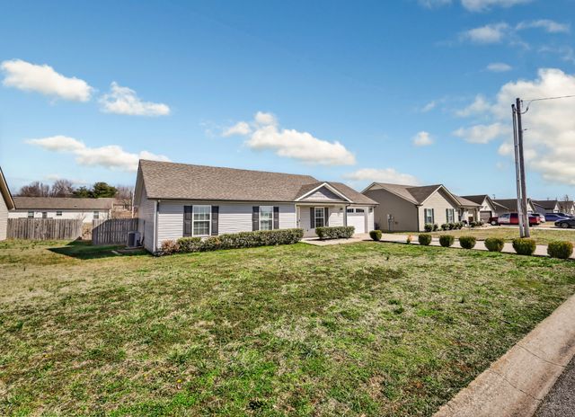 124 Bob White Trl, Oak Grove, KY 42262