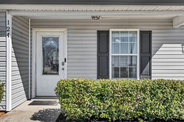 124 Bob White Trl, Oak Grove, KY 42262