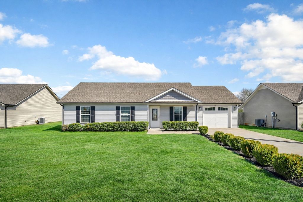 124 Bob White Trl, Oak Grove, KY 42262