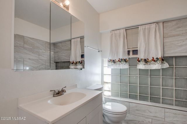 1330 E Broadway Boulevard, Tucson, AZ 85719