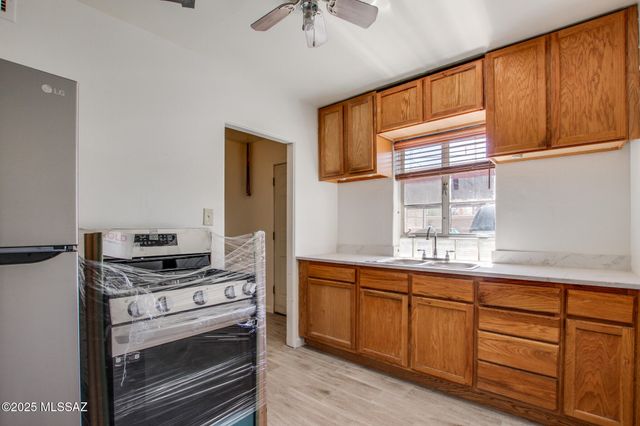 1330 E Broadway Boulevard, Tucson, AZ 85719