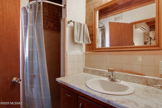 1330 E Broadway Boulevard, Tucson, AZ 85719