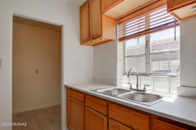 1330 E Broadway Boulevard, Tucson, AZ 85719