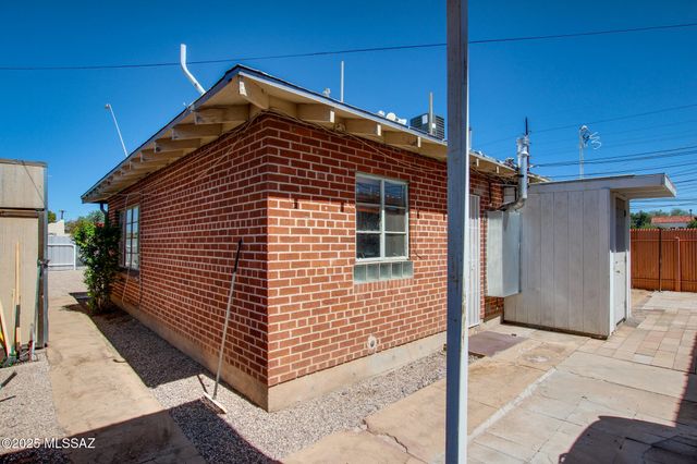 1330 E Broadway Boulevard, Tucson, AZ 85719