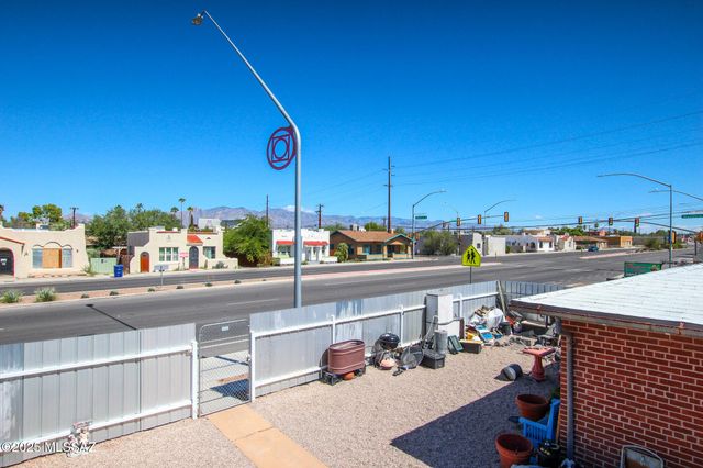 1330 E Broadway Boulevard, Tucson, AZ 85719