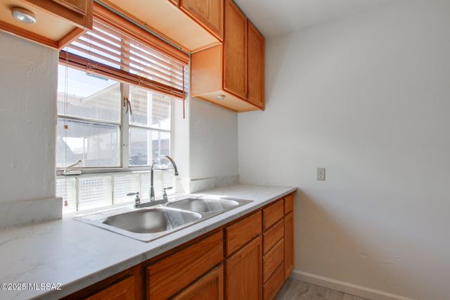 1330 E Broadway Boulevard, Tucson, AZ 85719