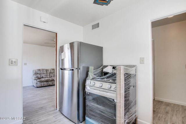 1330 E Broadway Boulevard, Tucson, AZ 85719