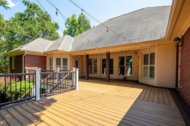 164 Glenwood Way, Smiths Station, AL 36877