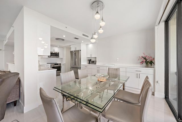 5070 N Ocean Dr 5b, Singer Island, FL 33404