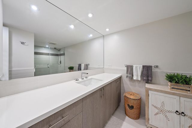 5070 N Ocean Dr 5b, Singer Island, FL 33404